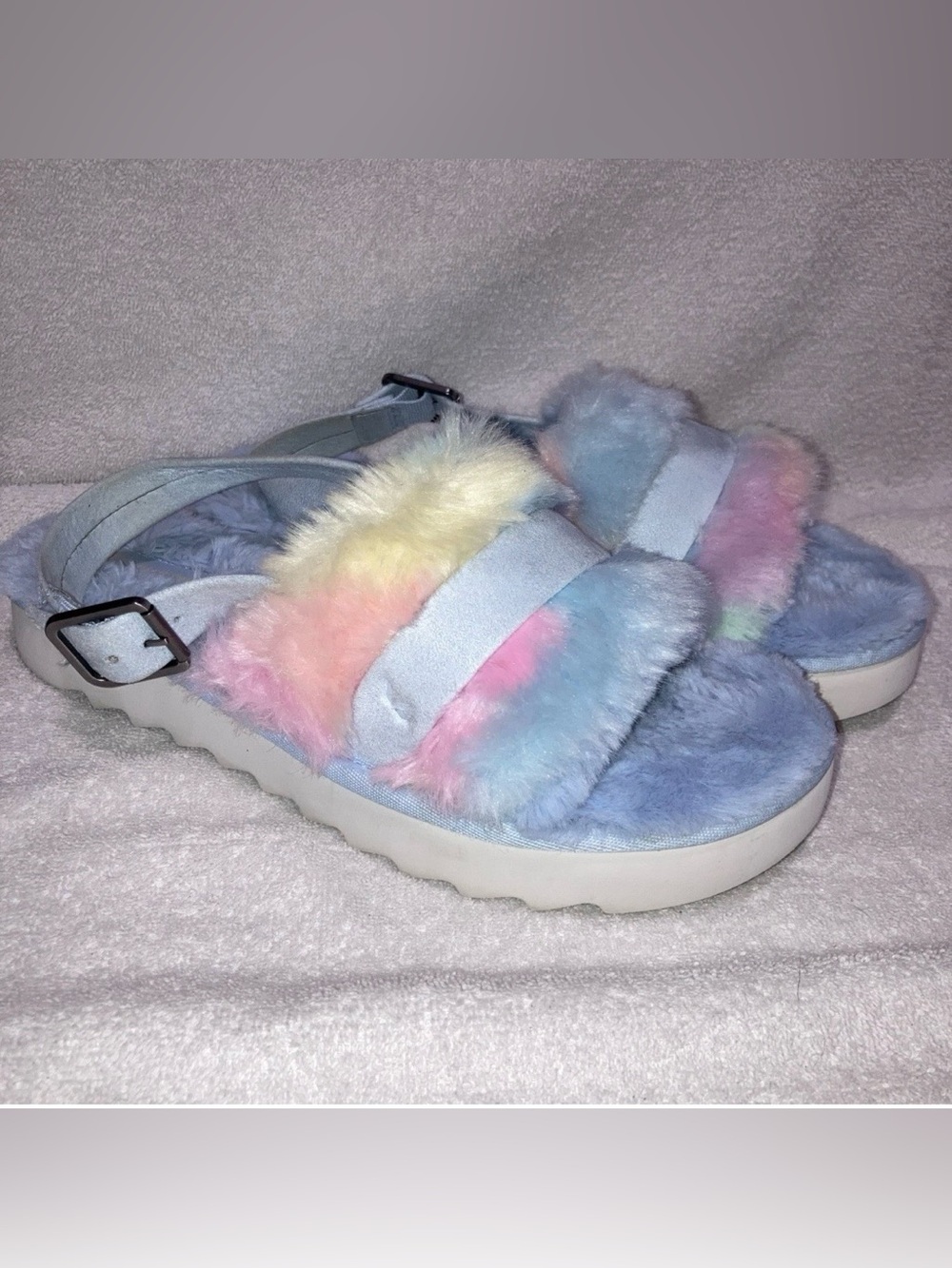 Koolaburra By UGG Fuzz'd Out Blue Pastel Rainbow Faux Fur Platform Sandals Sz 10